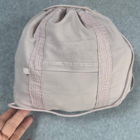 Lululemon Pack Light Packable Pullover Rain Jacket Porcelain Pink Size 6-8 - Picture 7 of 10